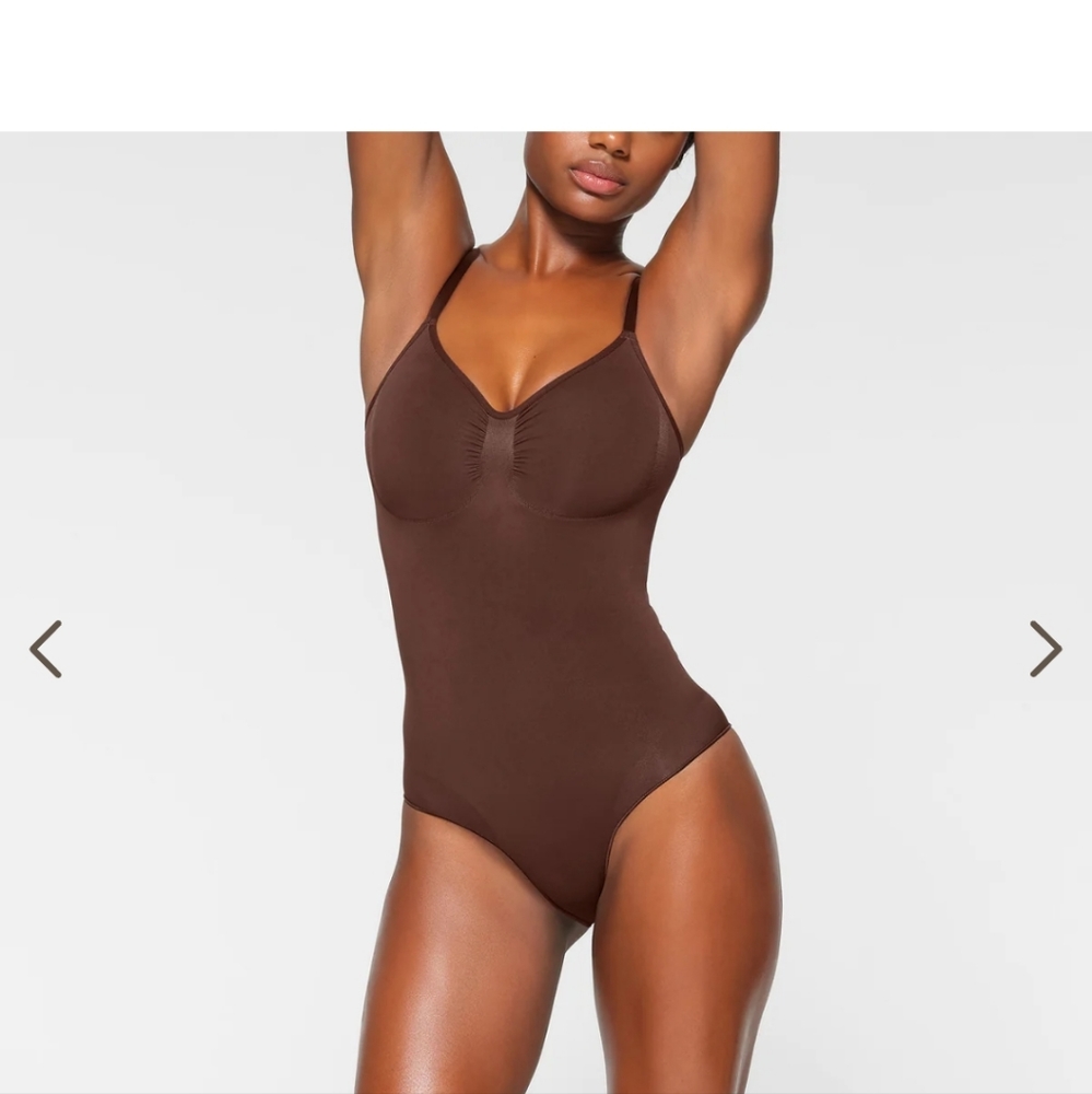 NWOT SKIMS SEAMLESS SCULPT BRIEF BODYSUIT in cocoa S/m